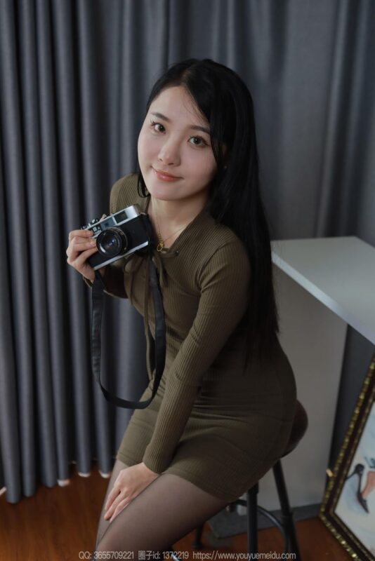 [IESS异思趣向] 2024.04.18 丝享家 1719 婉萍《美女摄影师》[80P/75MB]-无料摄影圈