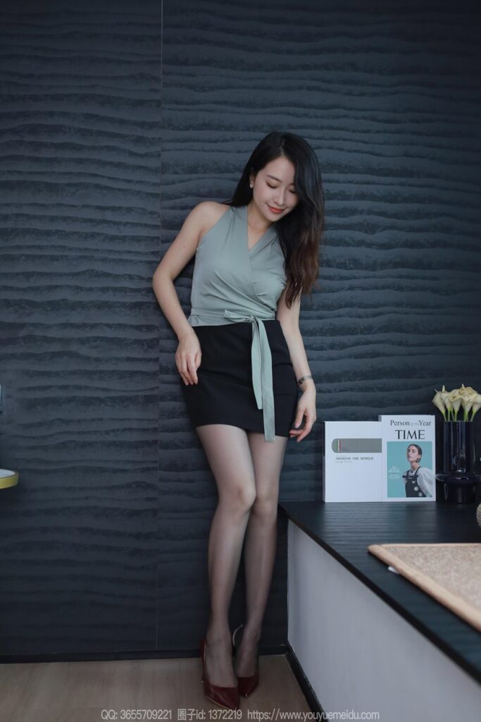 [IESS异思趣向] 2024.04.19 丝享家 1720 小婕《嘿丝秘书》[86P/70MB]插图1