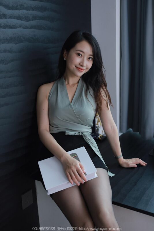 [IESS异思趣向] 2024.04.19 丝享家 1720 小婕《嘿丝秘书》[86P/70MB]-无料摄影圈