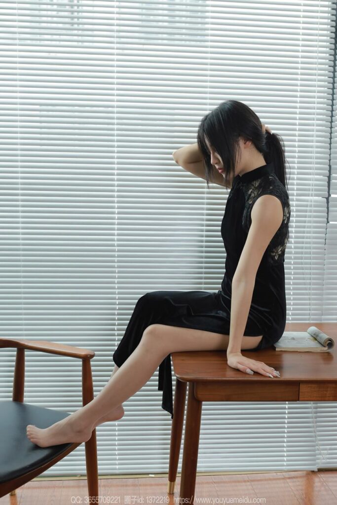 [IESS异思趣向] 2024.04.21 丝享家 1721 小宝《黑长直》[86P/71MB]插图