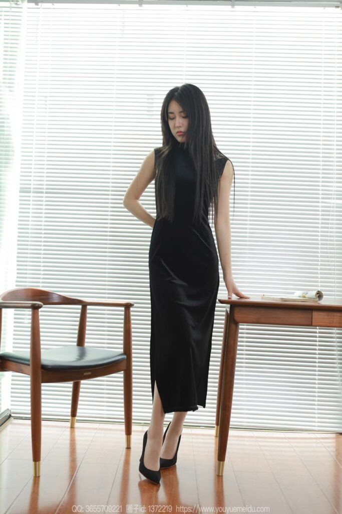 [IESS异思趣向] 2024.04.21 丝享家 1721 小宝《黑长直》[86P/71MB]插图1