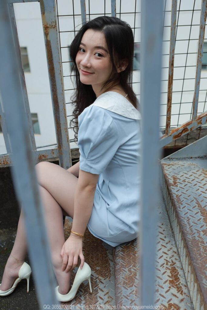 [IESS异思趣向] 2024.04.22 丝享家 1722 秋秋《蓝裙甜妹》[89P/105MB]插图2