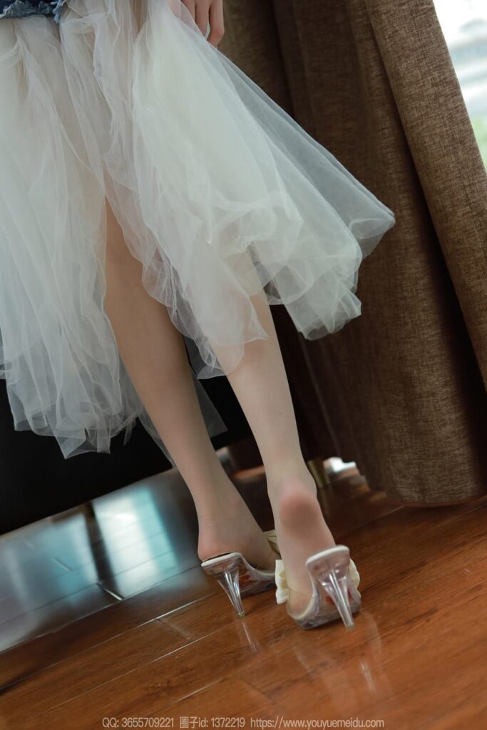 [IESS异思趣向] 2024.04.28 丝享家 1727 团团《长腿白纱》[86P/70MB]插图3