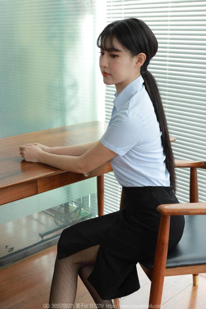 [IESS异思趣向] 2024.06.12 丝享家 1766 小宝《迷人波点》[78P/67MB]插图1