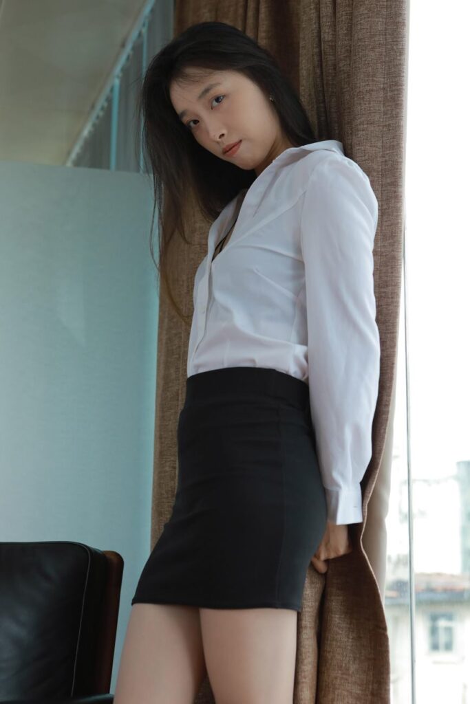 [IESS异思趣向] 2024.07.07 丝享家 1787 小九《OL装（下）》[84P/66MB]插图1