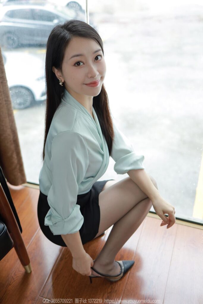 [IESS异思趣向] 2024.07.14 丝享家 1793 小婕《灰色丝》[87P/74MB]插图1