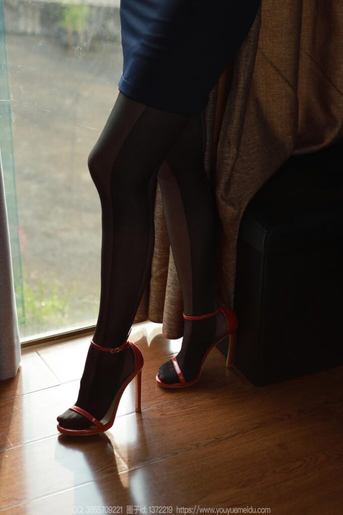 [IESS异思趣向] 2024.08.23 丝享家 1825 秋秋《美女记者》[86P/90MB]插图1