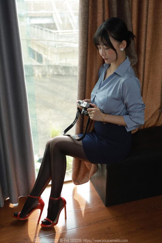 [IESS异思趣向] 2024.08.23 丝享家 1825 秋秋《美女记者》[86P/90MB]-无料摄影圈