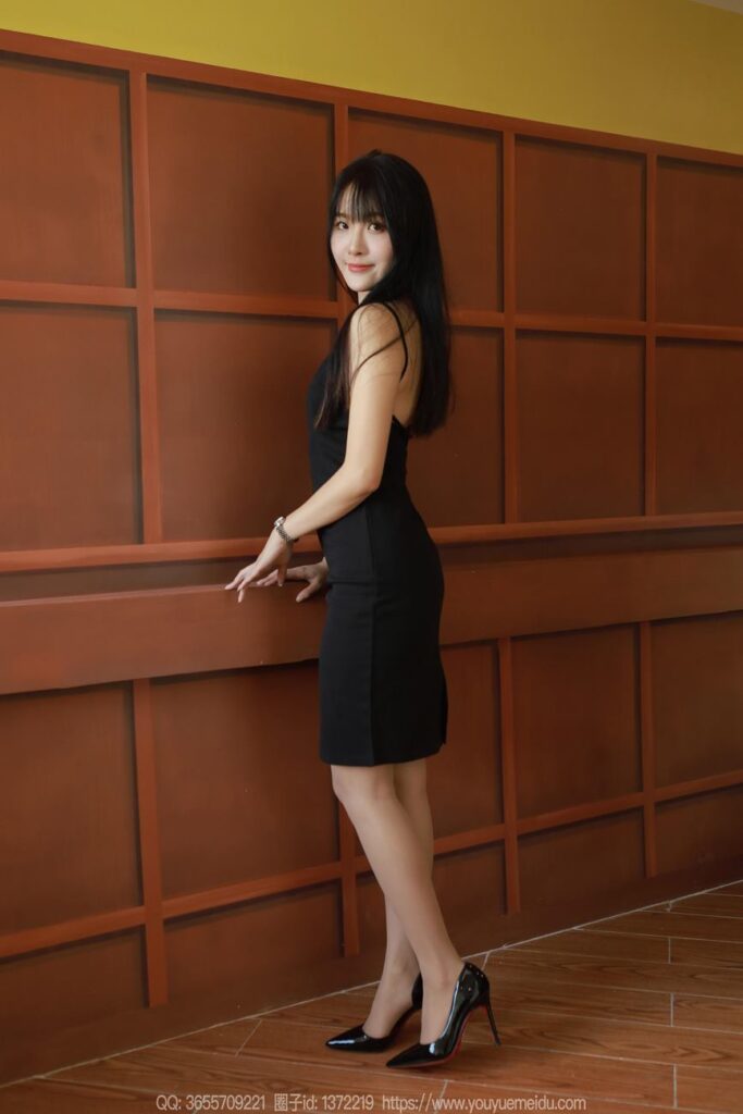 [IESS异思趣向] 2024.09.22 丝享家 1852 婉萍《黑色礼裙（上）》[93P/66MB]插图1