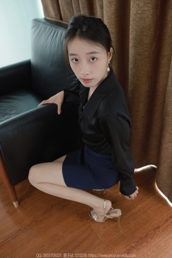 [IESS异思趣向] 2024.09.26 丝享家 1856 小九《长腿同事》[83P/60MB]插图1