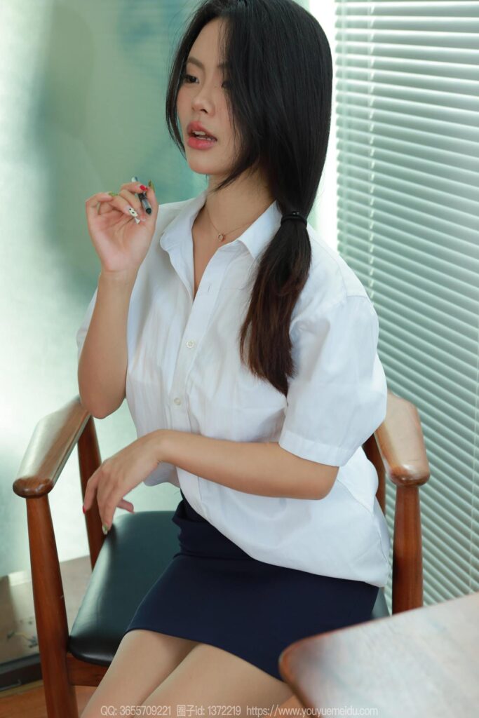 [IESS异思趣向] 2024.10.24 丝享家 1880 兔兔《纯欲白衣》[89P/75MB]-无料摄影圈