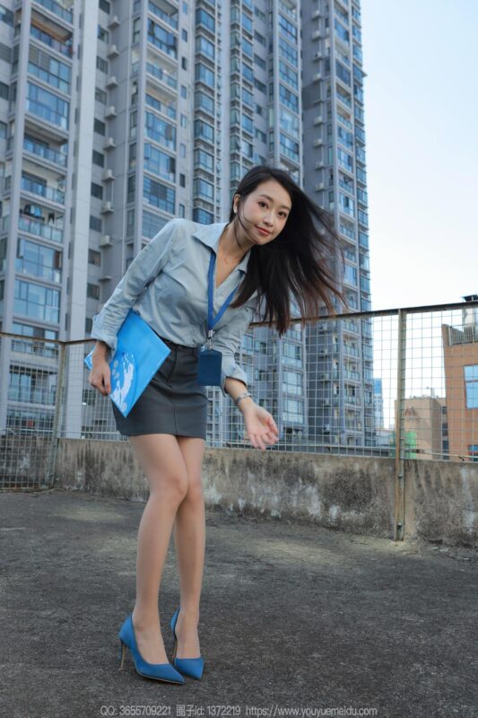 [IESS异思趣向] 2024.10.29 丝享家 1884 小婕《蓝衣OL（上）》[88P/122MB]-无料摄影圈