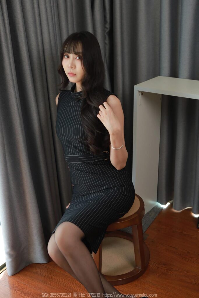 [IESS异思趣向] 2024.11.15 丝享家 1899 团团《婀娜多姿》[88P/85MB]插图1