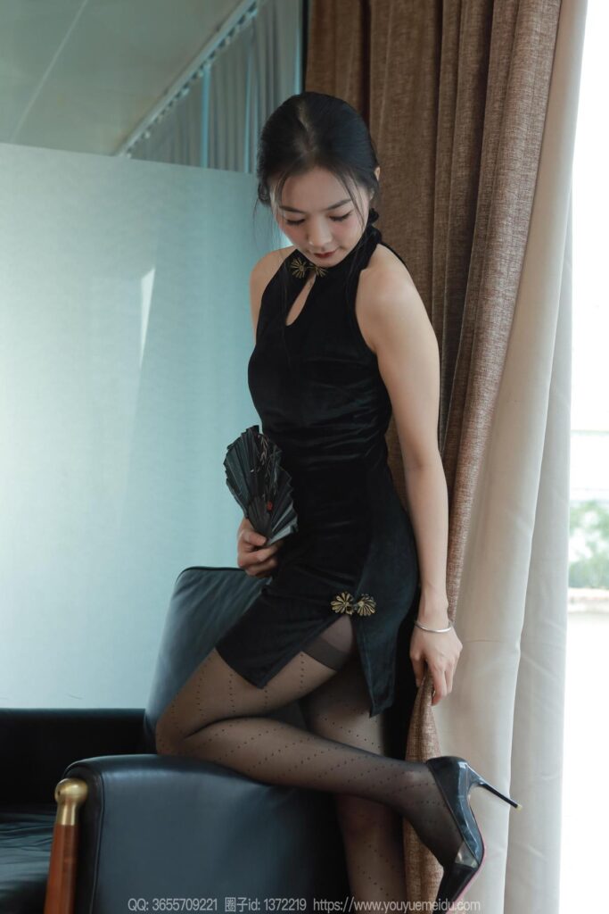 [IESS异思趣向] 2024.12.17 丝享家 1926 小金《黑色旗袍》[91P/74MB]插图2