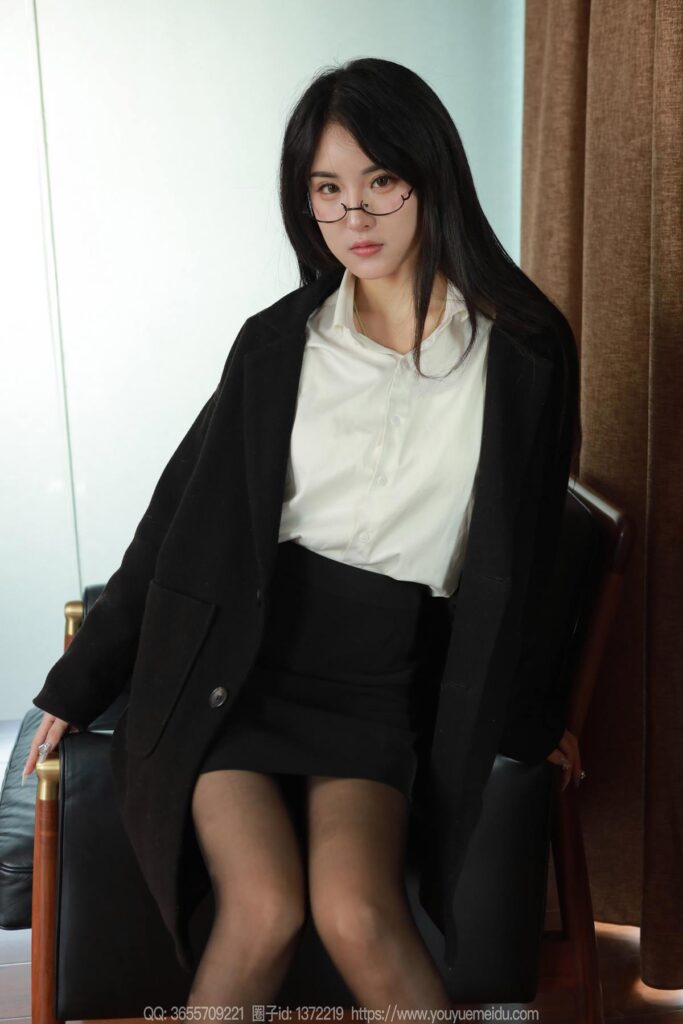 [IESS异思趣向] 2024.12.29 丝享家 1936 小宝《黑色外套（下）》[66P/55MB]插图1