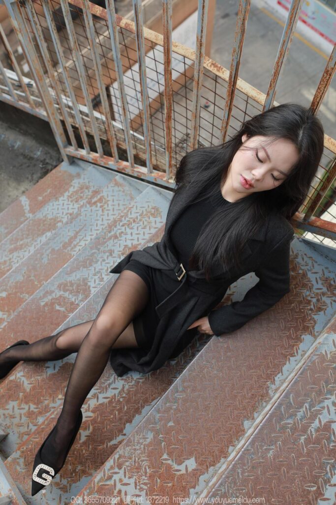 [IESS异思趣向] 2025.01.02 丝享家 1940 兔兔《嘿丝女人》[87P/117MB]插图3