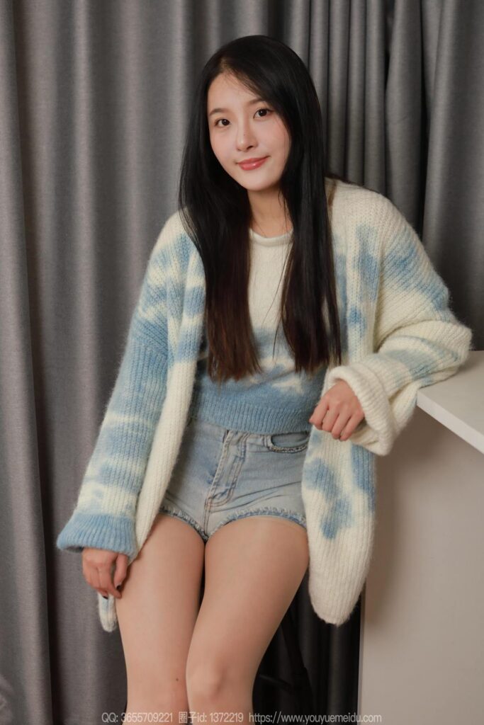 [IESS异思趣向] 2025.01.03 丝享家 1941 婉萍《蓝白毛衣（上）》[90P/95MB]插图1