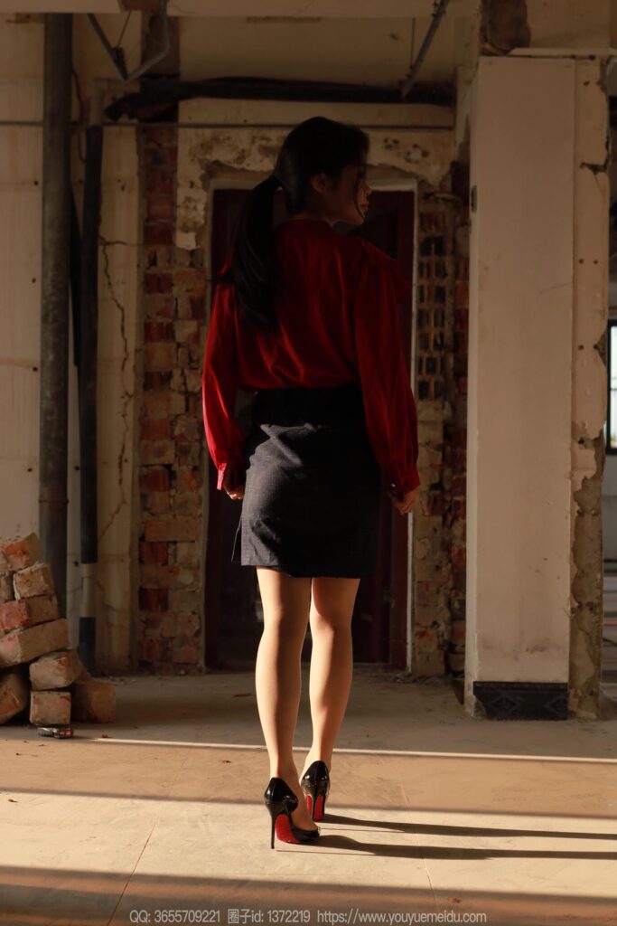 [IESS异思趣向] 2025.01.17 丝享家 1953 兔兔《工地的秘密》[90P/68MB]插图3