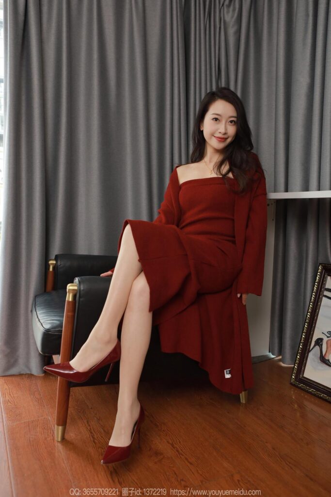 [IESS异思趣向] 2025.01.27 丝享家 1961 小婕《红色针织裙（上）》[88P/77MB]插图2