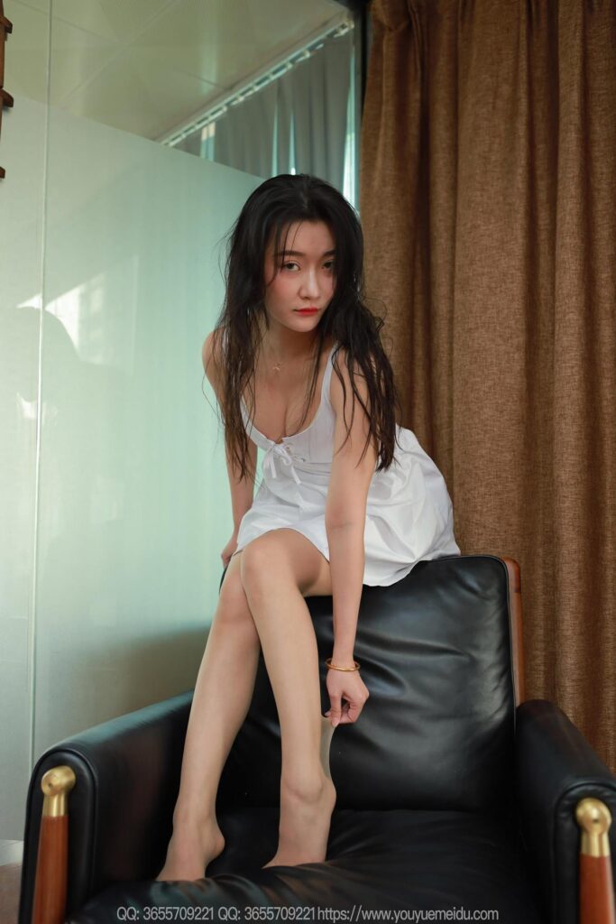 [IESS异思趣向] 2025.03.21 丝享家 2007 秋秋《低胸白色裙（下）》[82P/78MB]插图2