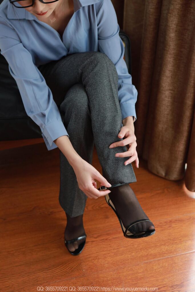 [IESS异思趣向] 2025.04.11 丝享家 2025 小金《西裤里丝》[90P/85MB]插图1