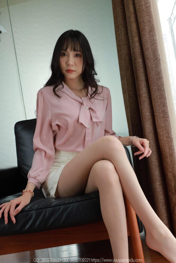 [IESS异思趣向] 2025.05.11 丝享家 2050 团团《粉色OL（下）》[82P/77MB]插图2