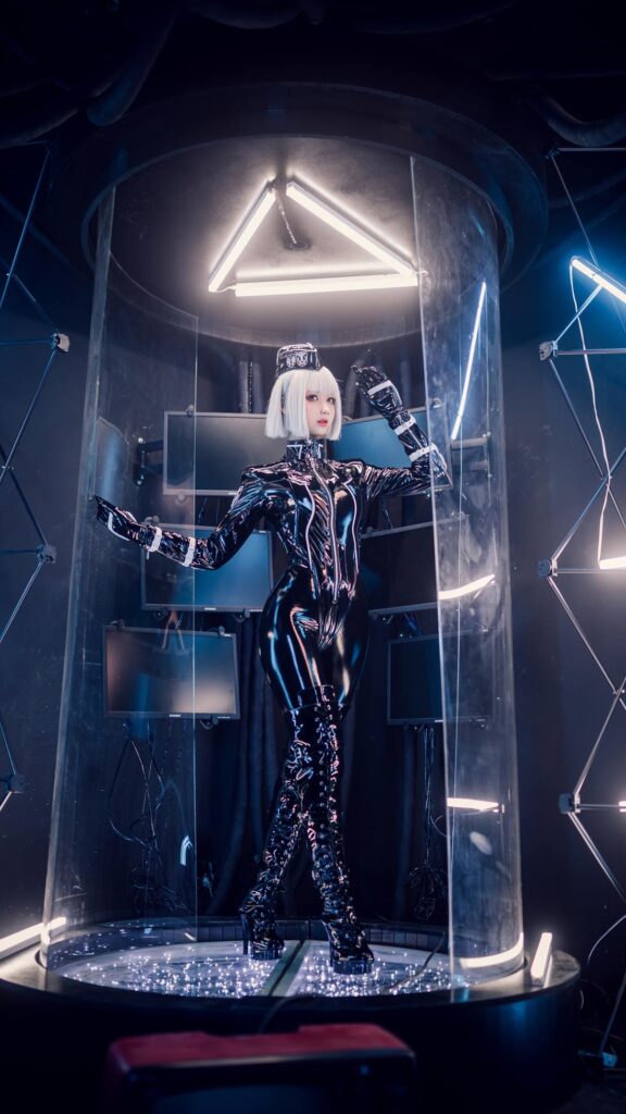 izumi泉桃子福利 – 帝国通讯官 [30P/232MB]插图3