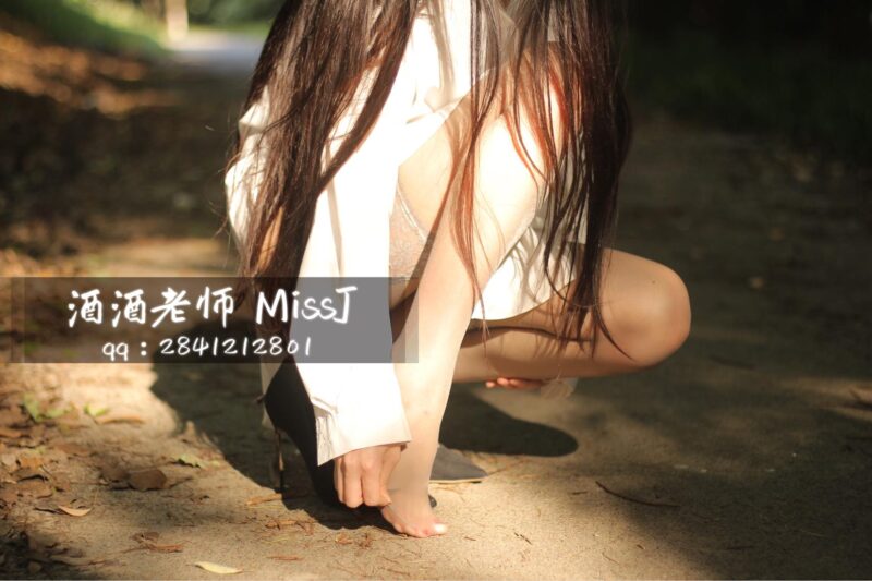 酒酒老师 NO.032 – 白衬衫与致命蕾丝[36P/87.7MB]-无料摄影圈