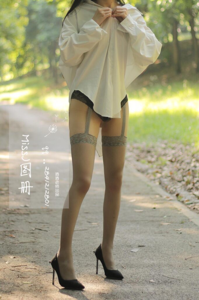 酒酒老师 NO.033 – 白衬衫与致命蕾丝 海外版[40P/102MB]插图2