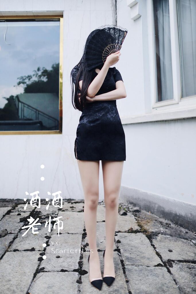 酒酒老师 NO.039 – 废墟肉丝旗袍大秀 1[40P/82.6MB]插图3