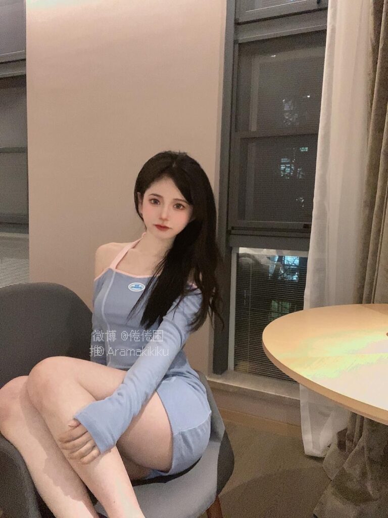 倦倦喵 001 蓝莓皮肤 [32P/2V/416MB]-无料摄影圈