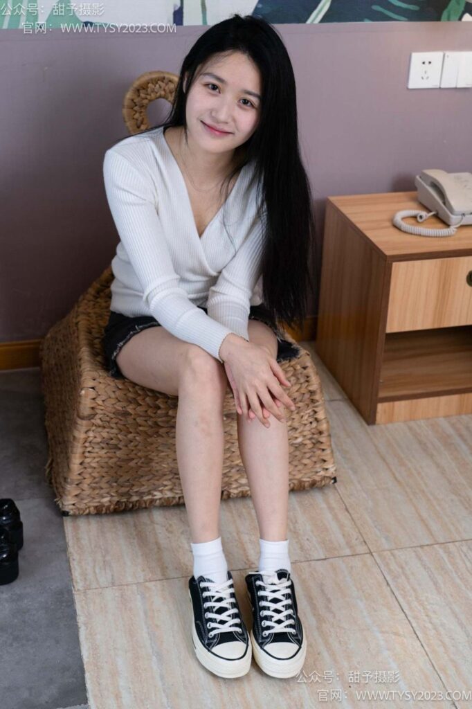 甜予摄影 NO.099期：澜澜-帆布鞋、皮鞋、短肉丝、白棉袜、裸足（完整版）[140P/2V/10.79GB]插图3