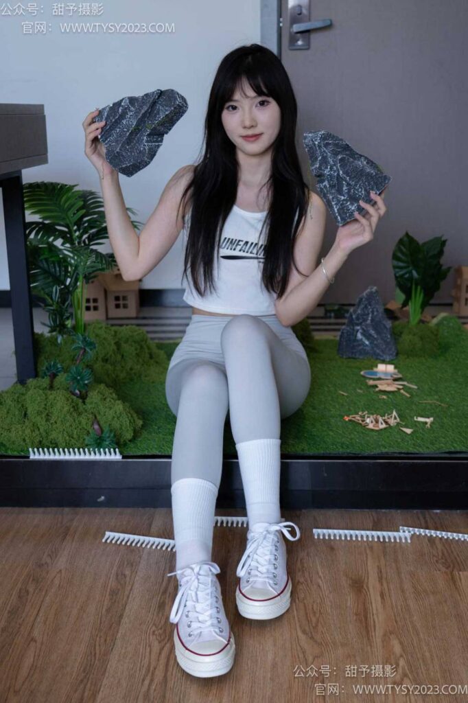 甜予摄影 NO.104期：璇璇-帆布鞋、白棉袜、裸足、小人国剧情（完整版）[134P/2V/10.37GB]插图4