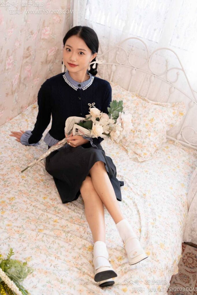 甜予摄影 NO.105期：齐齐-高跟鞋、白棉袜、裸足（完整版）[128P/2V/10.37GB]插图2