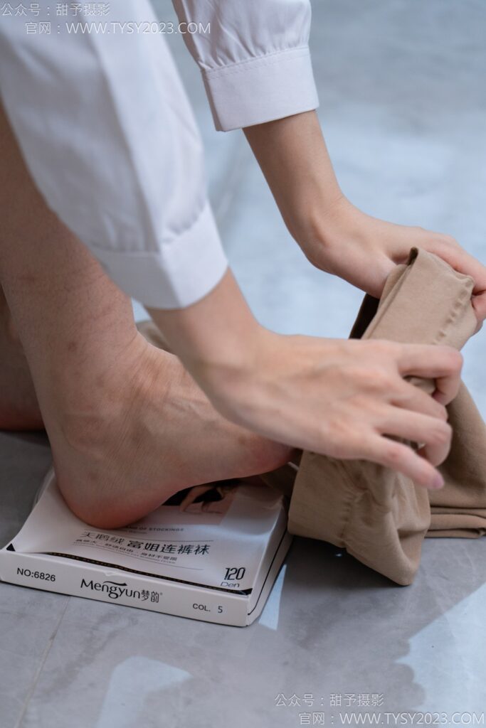 甜予摄影完整版-120期：思思-板鞋、高跟鞋，厚肉丝 [160P/2V/11.7G]插图1