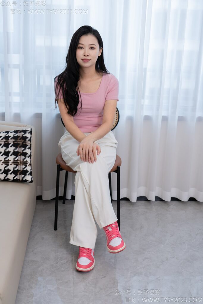 甜予摄影 NO.124 梦梦-板鞋、白棉袜、裸足[135P/2V/9.97GB]插图2