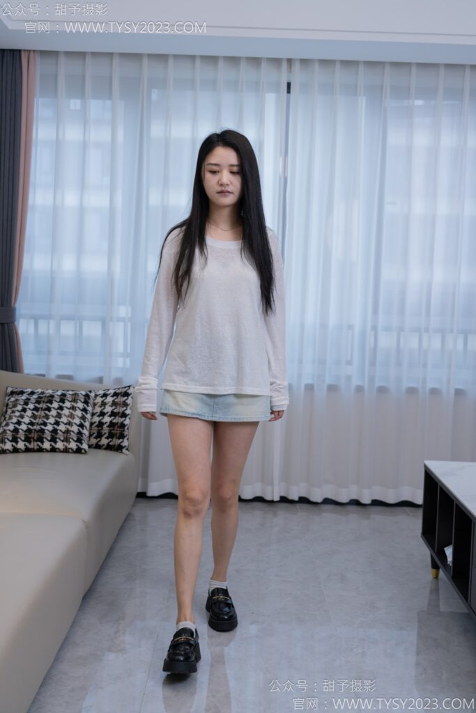 甜予摄影 NO.130 澜澜-皮鞋、白棉袜、裸足、掉袜子剧情[130P/2V/11.1GB]插图1