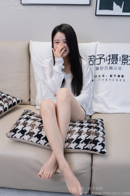 甜予摄影 NO.130 澜澜-皮鞋、白棉袜、裸足、掉袜子剧情[130P/2V/11.1GB]-无料摄影圈