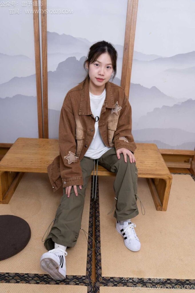 甜予摄影 积分002期 双双-板鞋、白棉袜、裸足[130P/2V/10.04GB]插图2