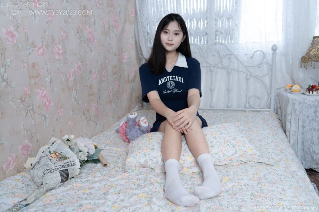 甜予摄影 NO.138 土豆-板鞋、白棉袜、裸足[136P/1V/9.75GB]插图3