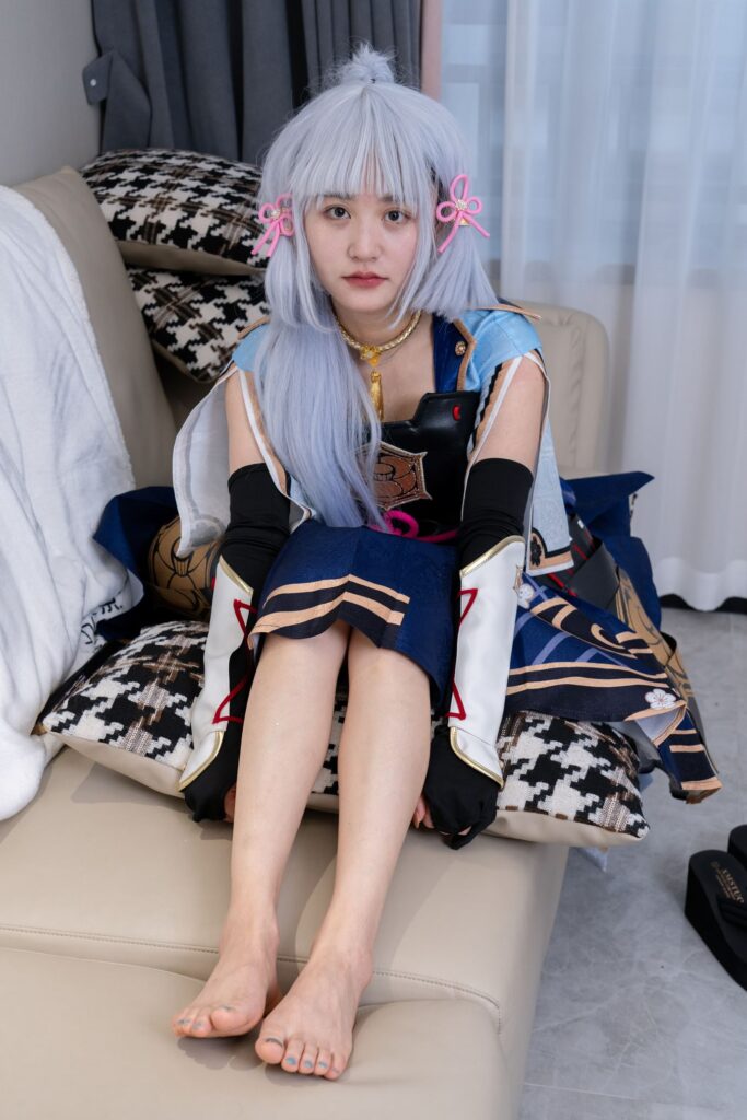 甜予摄影 NO.141 澜澜-cos服人字拖、白丝、裸足、挠脚心剧情[134P/3V/12.6GB]插图3