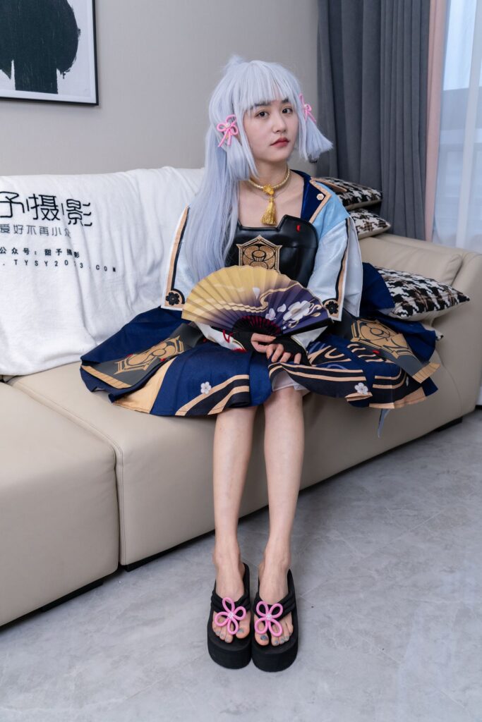 甜予摄影 NO.141 澜澜-cos服人字拖、白丝、裸足、挠脚心剧情[134P/3V/12.6GB]插图2