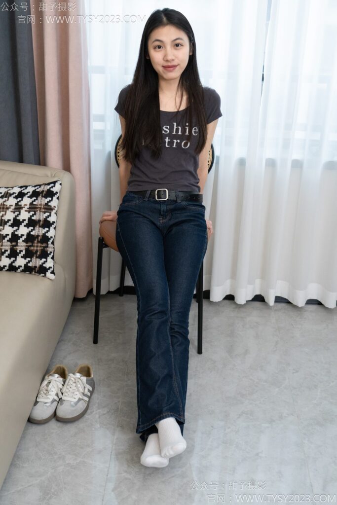 甜予摄影 NO.149 诺诺-板鞋、白棉袜、裸足[125P/2V/9.79GB]插图2