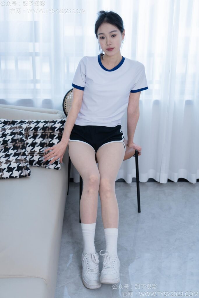 甜予摄影 NO.152 咻咻-板鞋、白棉袜、薄肉丝[130P/2V/9.75GB]插图3