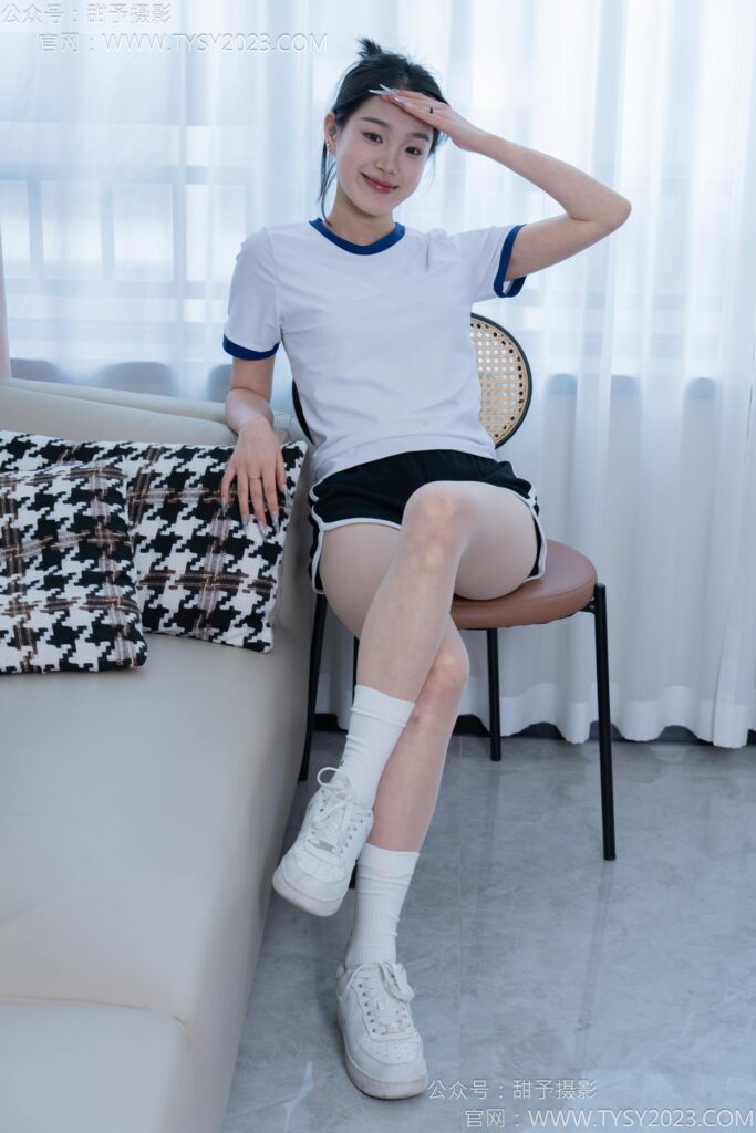 甜予摄影 NO.152 咻咻-板鞋、白棉袜、薄肉丝[130P/2V/9.75GB]插图2