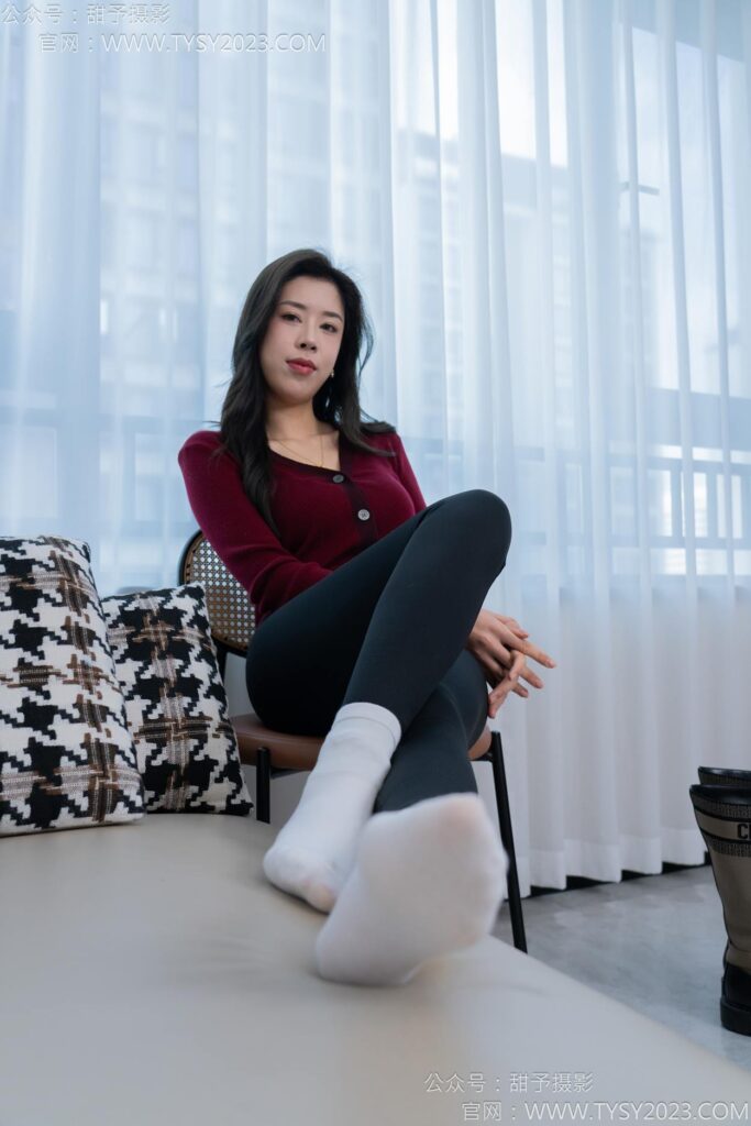 甜予摄影 NO.155 咖啡豆-靴子、脏袜子、裸足[132P/2V/10.0GB]插图2