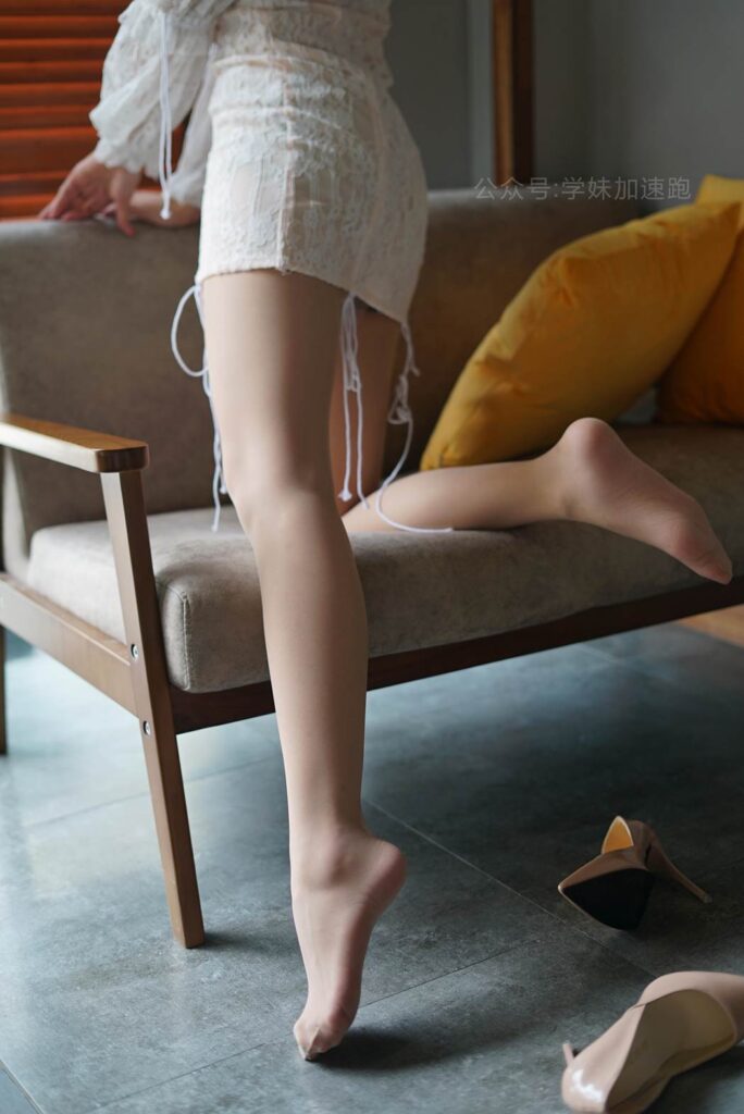 學妹加速跑 XM045《琪琪的碎花裙(含SP)》[98P/1V/195MB]插图1