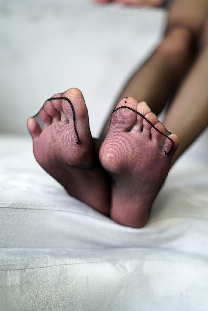 萌甜物语 XM136 紫婷《灰裙配黑系》[98P/1V/209MB]插图3