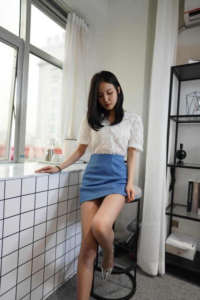 萌甜物语 XM138 腿腿《蓝裙OL装》[78P/1V/293MB]插图3