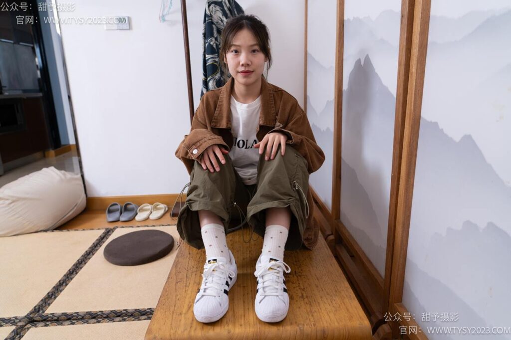 甜予摄影 NO.161 双双-板鞋、白棉袜、裸足[130P/2V/10.0GB]插图1